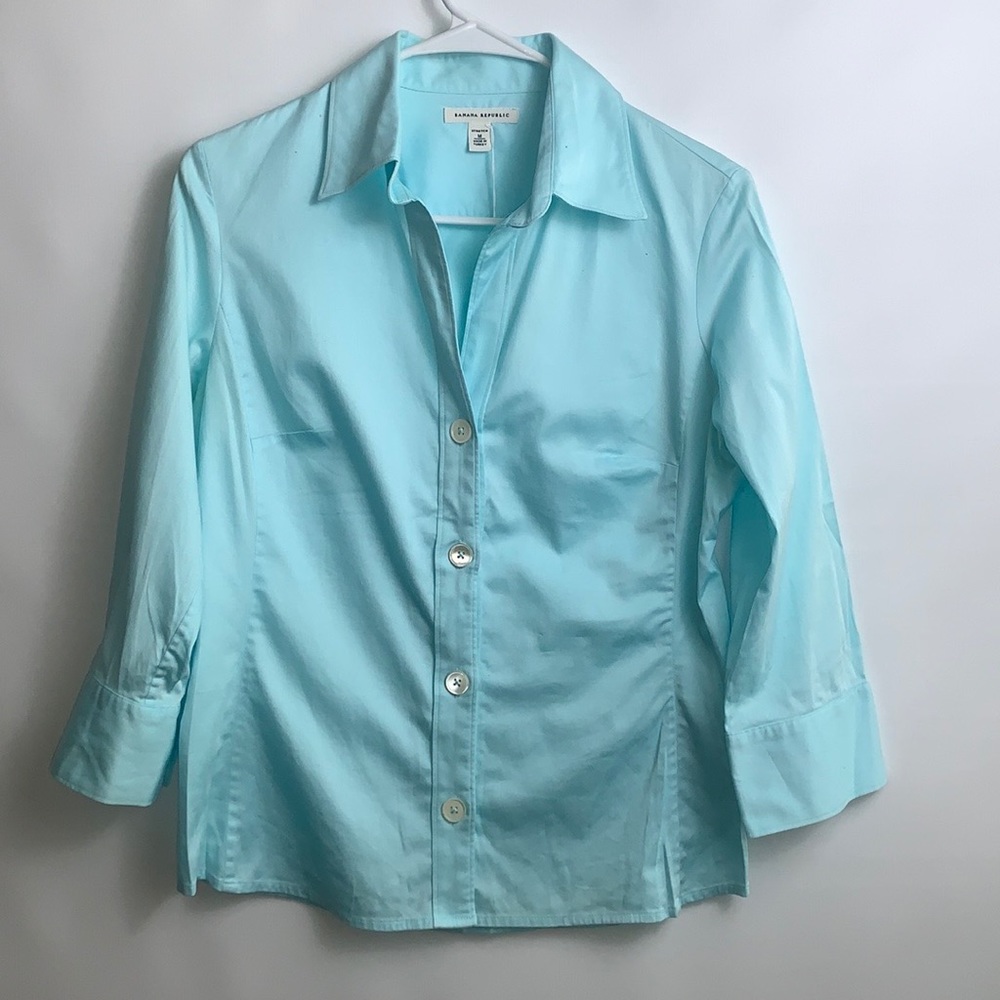 NEW. Banana republic woman stretch blue shirt